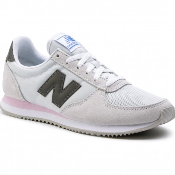 New Balance Shoes - New in Box New Balance WL220AC Sneakers
